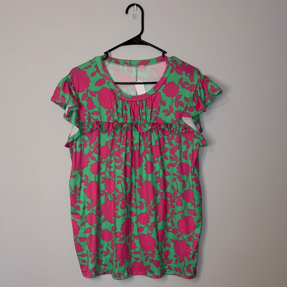 NWT Haptics Floral Flutter Sleeve Blouse in Pink and Green Large